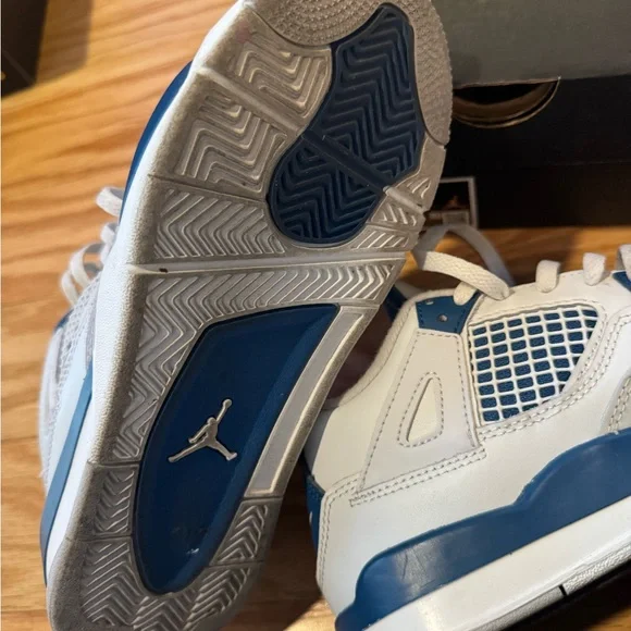 Jordan 4 retros kids PS size 3